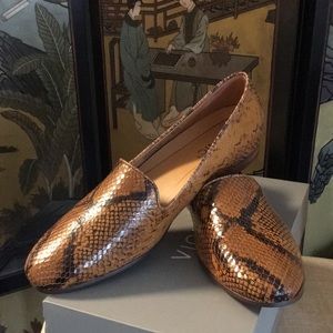 Vionic North Willa slip on loafer SZ 8.5